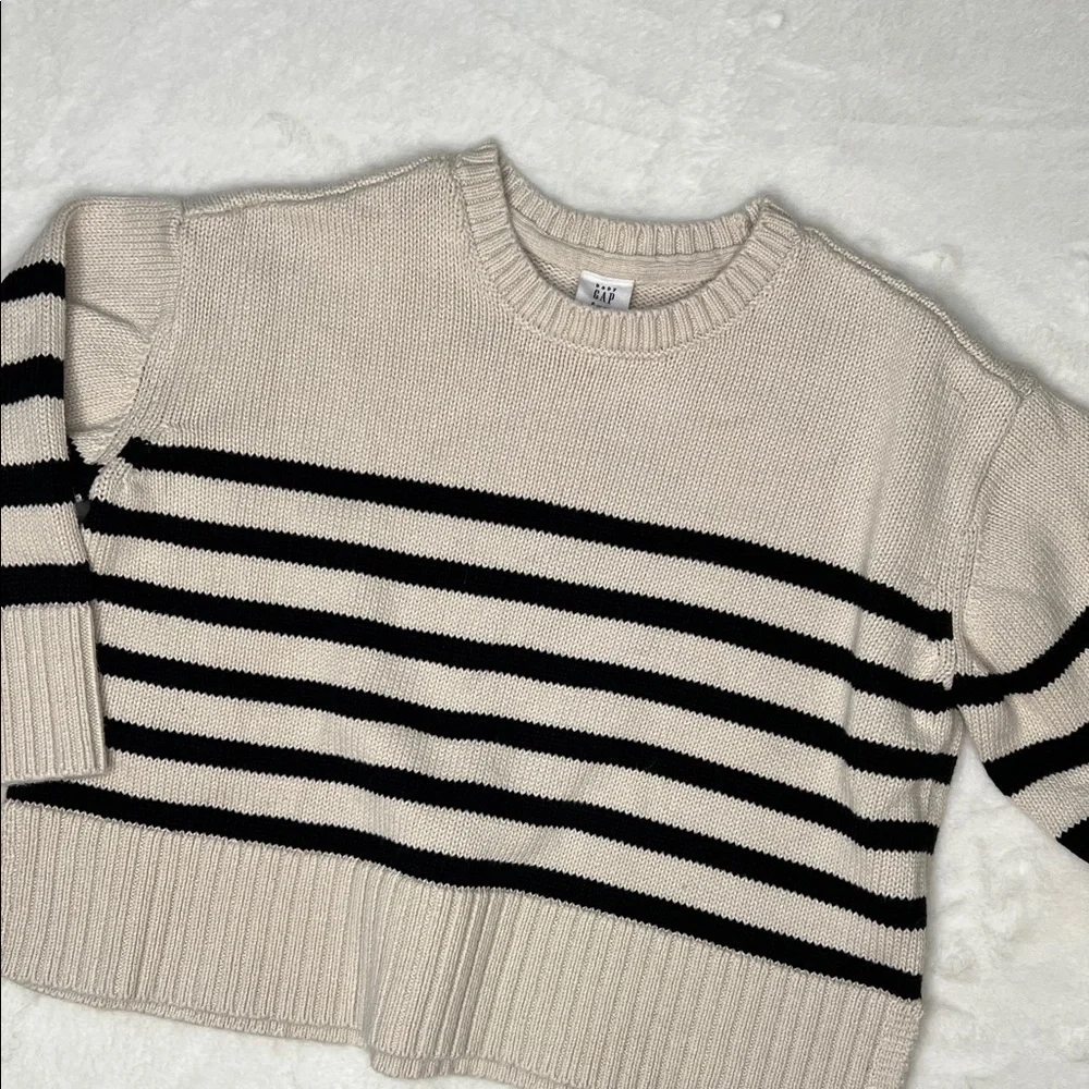 GAP Baby 24/7 Split-Hem Stripe Sweater Size 5T